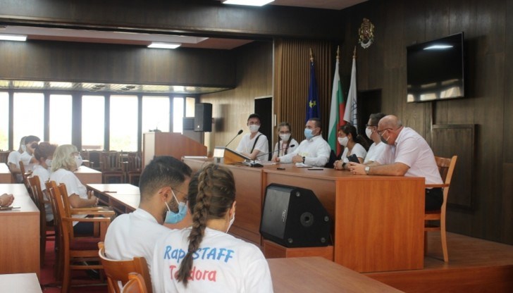Пенчо Милков призова младите хора да не забравят никога родните си места