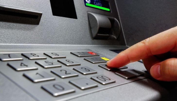 Две крадли били заловени благодарение на видеонаблюдението на банкомат в града Две крадли били заловени благодарение на видеонаблюдението на банкомат в града