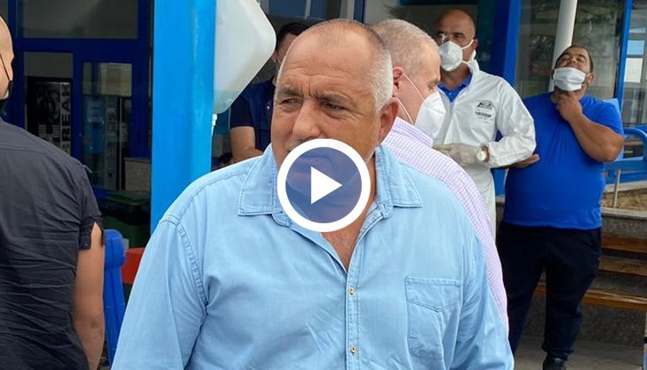 Мода! Така ще я караме! По малко, по малко, шегува се премиерът