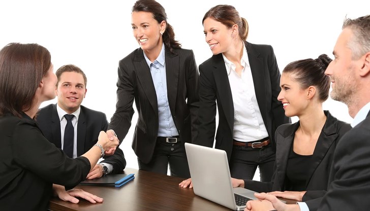 Въпреки че пандемията бързо спомогна за нарастване на цифровизацията и на много индустрии, също така бяха открити недостатъци в глобалната интернет инфраструктура Въпреки че пандемията бързо спомогна за нарастване на цифровизацията и на много индустрии, също така бяха открити недостатъци в глобалната интернет инфраструктура