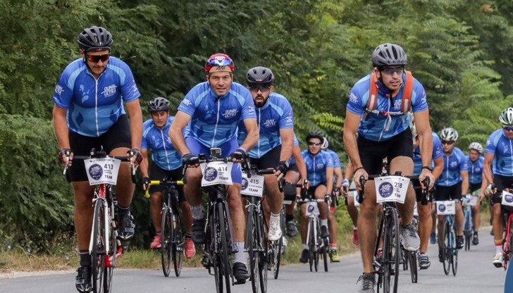 В прехода ще участват над 100 колоездачи и подкрепящи екипи от България и Румъния, за да изминат успешно най-дългия туристически веломаршрут в България В прехода ще участват над 100 колоездачи и подкрепящи екипи от България и Румъния, за да изминат успешно най-дългия туристически веломаршрут в България
