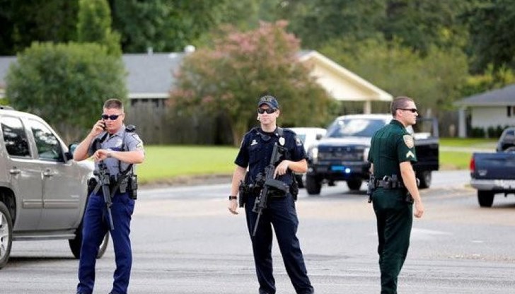 Нападението е било заснето на видео от камера за сигурност, разположена на съседна метростанция Нападението е било заснето на видео от камера за сигурност, разположена на съседна метростанция