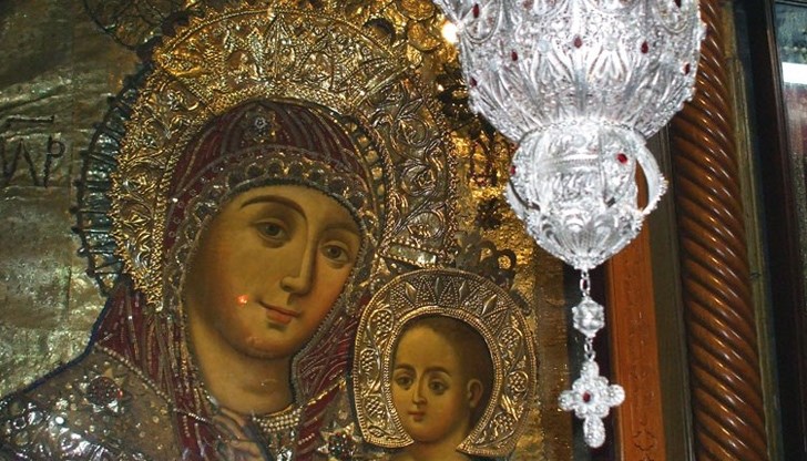 Чудотворната Витлеемска икона на Божията майка се отличава с това, че на нея Дева Мария е усмихната