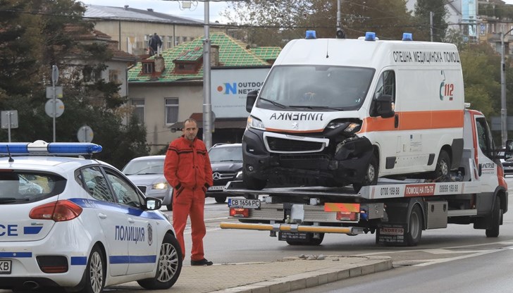 От Бърза помощ заявиха, че лекарят от колата е добре От Бърза помощ заявиха, че лекарят от колата е добре