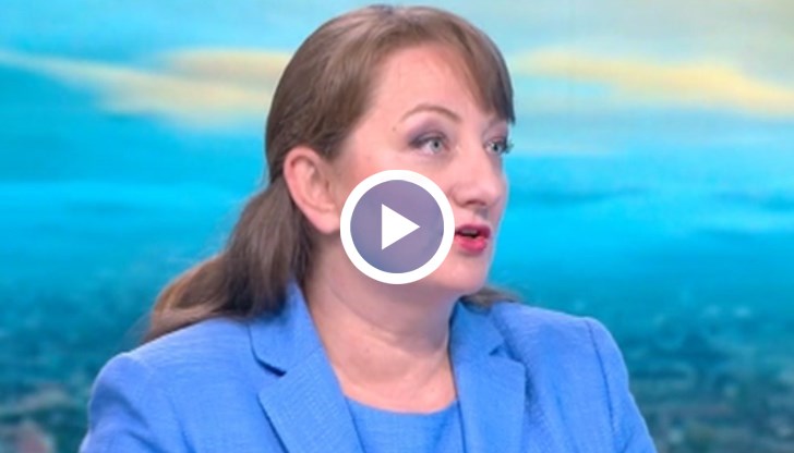 За вчерашните барикади на протестиращи Сачева каза, че имало ред за влизане в Народното събрание