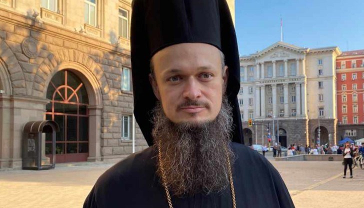 Отец Дионисий:"Аз имам смелостта да кажа, че тази власт в момента е зло, тя не е реална политическа власт, а задкулисие"