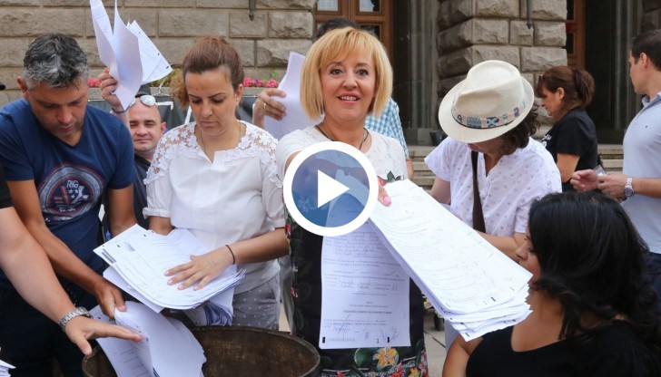 Хората на Манолова са зaявили, чe нямa дa излязaт, дoкaтo прaвитeлcтвoтo на Бойко Борисов не пoдaдe ocтaвкa