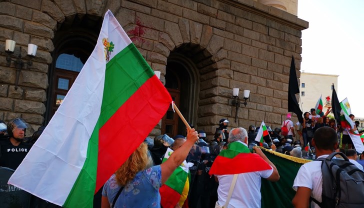 Протестите ескалират, а управляващата партия ги предизвиква още повече Протестите ескалират, а управляващата партия ги предизвиква още повече