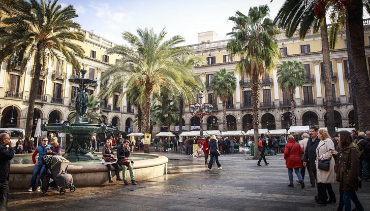 И в къщи испанците не биват да се събират повече от 10 души