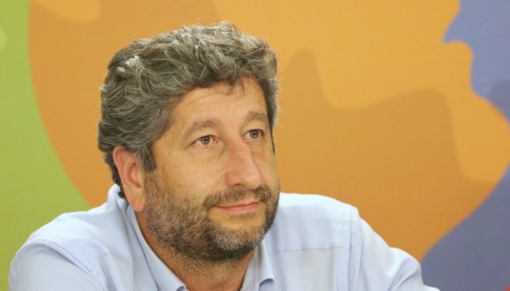 Протестите са в началото на доминото, което ще доведе до промени Протестите са в началото на доминото, което ще доведе до промени