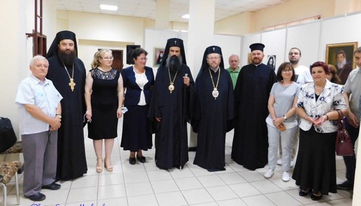 И двамата митрополити са заемали поста главен секретар на Светия синод в различни периоди