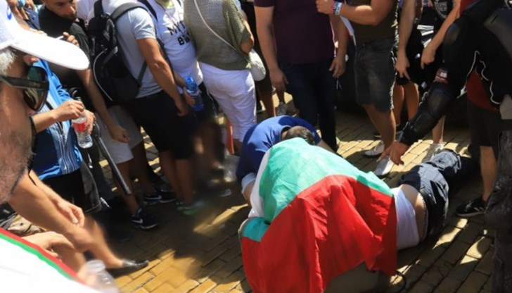 Световната агенция съобщава и за други ранени журналисти Световната агенция съобщава и за други ранени журналисти