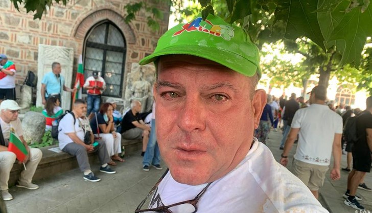 Изпълнителният директор на "Хиполенд" Мариан Колев беше сред напръсканите с газ по време на протестите на втори септември