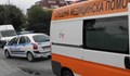 Млад мъж загина, а жена е в болницата след катастрофа между автобус и микробус