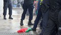 Плевенски полицаи привикват протестиращи, за да ги сплашват и мачкат