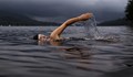 Проучване: Плуването в студена вода може да забави деменцията