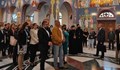 Борисов в църква без маска: правителството ще плати глобата