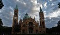 50 младежи от турски произход нападнаха католическа църква във Виена