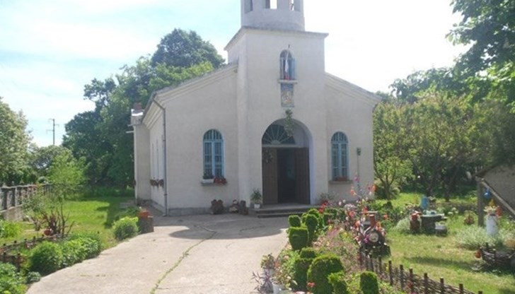 Църквата е построена за две години, след молба на жителите на селото до митрополията