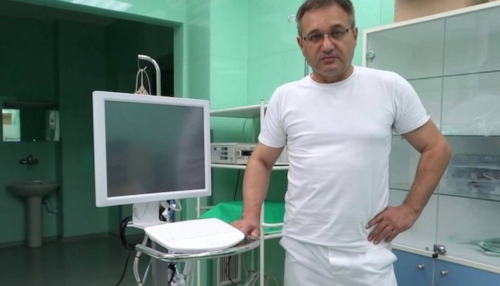 Решението, че е професор, излиза ден след като медикът вече е в реанимацията на бургаската УМБАЛ “Дева Мария”, в която работи като началник на АГ отделението Решението, че е професор, излиза ден след като медикът вече е в реанимацията на бургаската УМБАЛ “Дева Мария”, в която работи като началник на АГ отделението