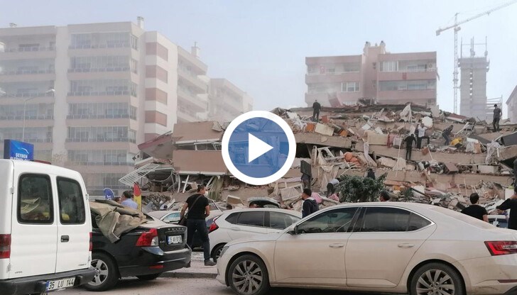 Свидетели разказват, че земята се е люляла в продължение на 30 секунди. Има сериозни разрушения и рухнали жилищни сгради. До момента има 12 жертви и над 400 ранени в Турция, но опасенията са, че броят им ще расте
