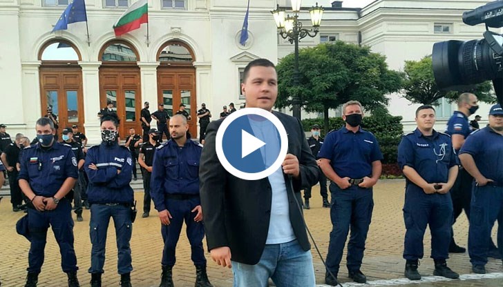 Сами преценете, защо според вас мисълта на д-р Станев рязко спря на 30-та секунда от видеото? Колко жалко!