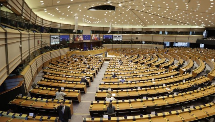 Евродепутатите подчертават необходимостта българското правителство да гарантира по-строг контрол върху начина, по който се изразходват средствата на ЕС