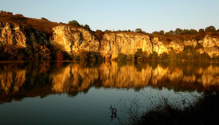 Това не са единствените изоставени рибарници в региона