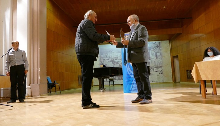 Журито на Международния фестивал на любителските исторически филми обяви вчера наградите на проведения в Шумен фест Журито на Международния фестивал на любителските исторически филми обяви вчера наградите на проведения в Шумен фест