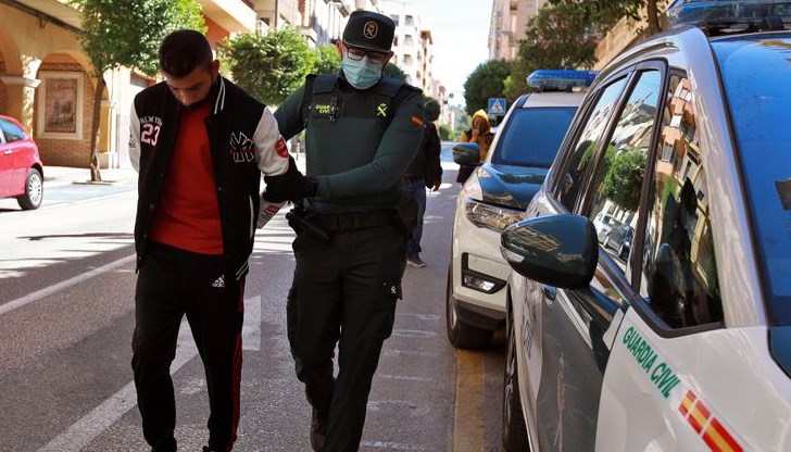 Задържаните са на възраст между 18 и 25 години