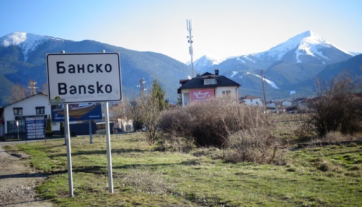 Носенето на маски на открито вече е задължително взимния курорт Банско Носенето на маски на открито вече е задължително взимния курорт Банско