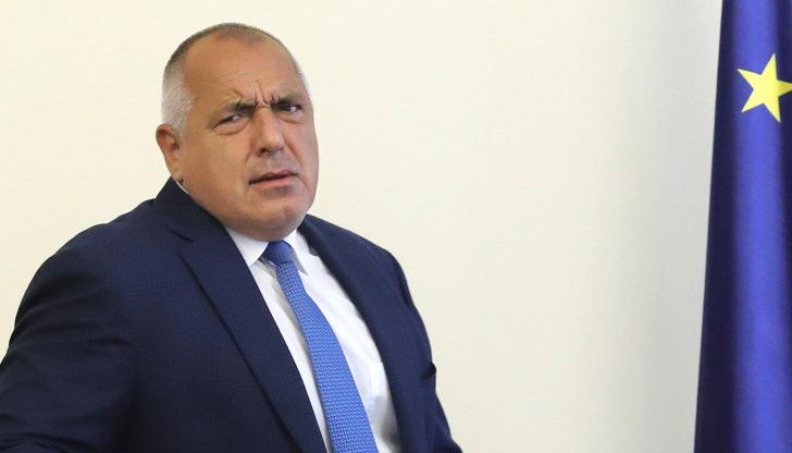 Повечето хора карат от заплата до аванс с помощта на бързи кредити, от заплата им остават джобни пари след плащане на сметките, като са затънали в заеми и кредити. Борисов явно не контактува с бедните българи. Повечето хора карат от заплата до аванс с помощта на бързи кредити, от заплата им остават джобни пари след плащане на сметките, като са затънали в заеми и кредити. Борисов явно не контактува с бедните българи.