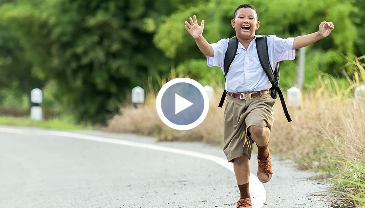 Първоначално беше предвидено да не се учи 3 дни – от 30 октомври до 1 ноември. 1 ноември, който е неучебен и неработен за учителите, е в неделя, и затова съгласно Кодекса на труда те не трябва да работят в понеделник