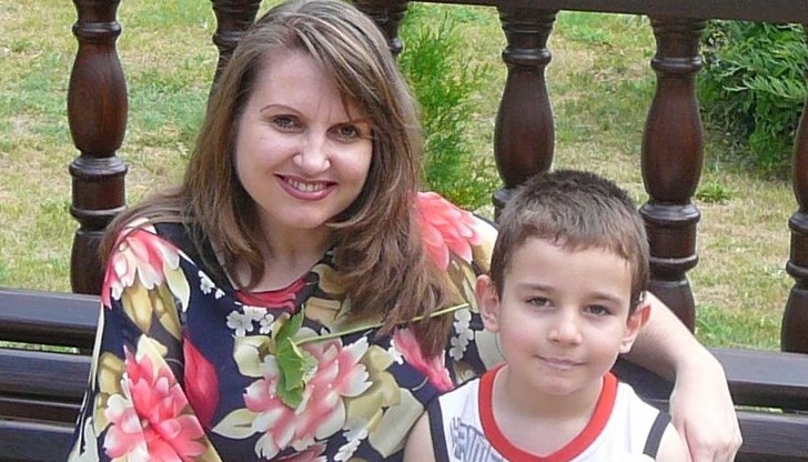 Лечението е комбинация между химиотерапия и трансплантация на стволови клетки Лечението е комбинация между химиотерапия и трансплантация на стволови клетки