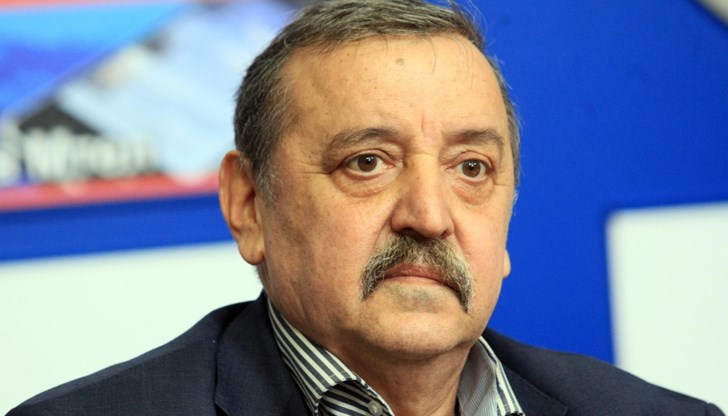 Проф. Кантарджиев препоръча спазване на противоепидемичните мерки Проф. Кантарджиев препоръча спазване на противоепидемичните мерки