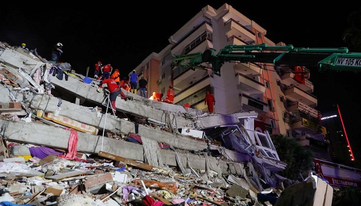 Най-малко 743 са ранени