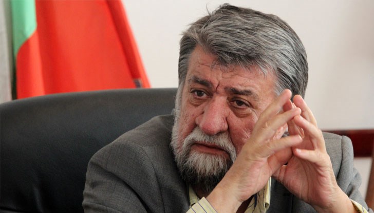 Видимо уплашени управляващите и корпулентните сили зад тях забавиха реализацията на една своя отколешна мечта - да наложат органичения за медиите в интернет, за да направят още по-трудна работата на критичните издания и журналисти Видимо уплашени управляващите и корпулентните сили зад тях забавиха реализацията на една своя отколешна мечта - да наложат органичения за медиите в интернет, за да направят още по-трудна работата на критичните издания и журналисти