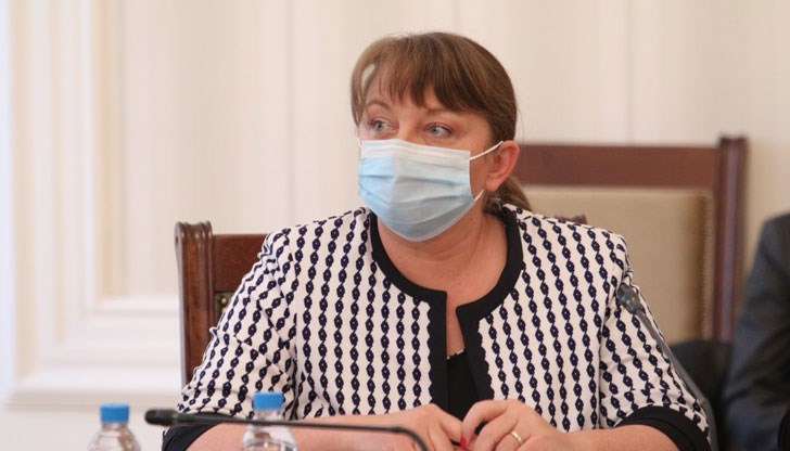 Ние правим благоразумна политика, а не безотговорно да харчим пари, коментира министърът Ние правим благоразумна политика, а не безотговорно да харчим пари, коментира министърът