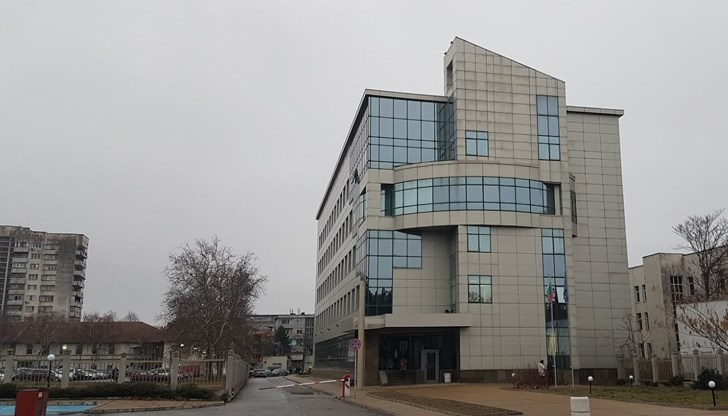 Справка за размера на дължимите здравноосигурителни вноски и лихвите към тях може да се направи в офиса на НАП в Русе или на интернет страницата на Агенцията www.nap.bg