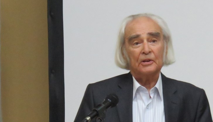 Антон Дончев: "Това, което са разбрали още нашите предци и благодарение на което ни има като народ и държава - най- важно от всичко е достойнството, защото само достойният човек е свободен!"