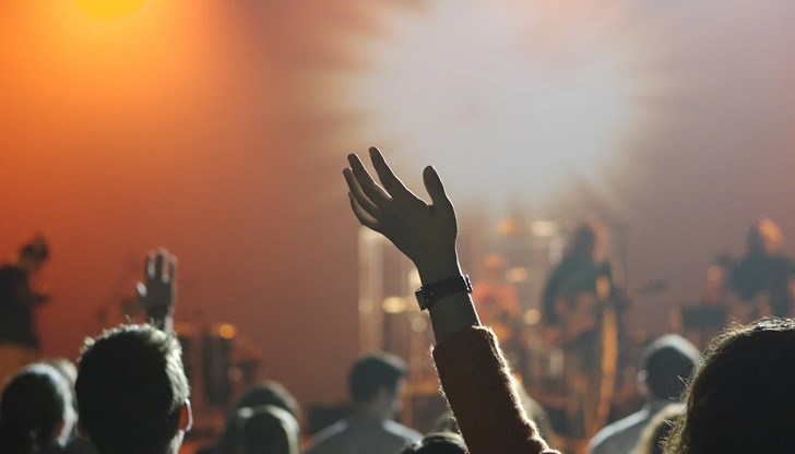 Събитието е обявено с начален час от 18:00 часа като изявите на сцената са планирани да започнат от 19:00 часа. Участие са заявили 6 местни групи, които описват себе си като музиканти със свободен дух и заряд Събитието е обявено с начален час от 18:00 часа като изявите на сцената са планирани да започнат от 19:00 часа. Участие са заявили 6 местни групи, които описват себе си като музиканти със свободен дух и заряд