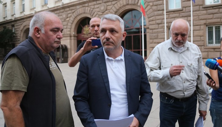 Общо бе становището на участниците, че недоверието в способността на днешното управление да проведе почтени и честни избори, изисква организирана гражданска съпротива