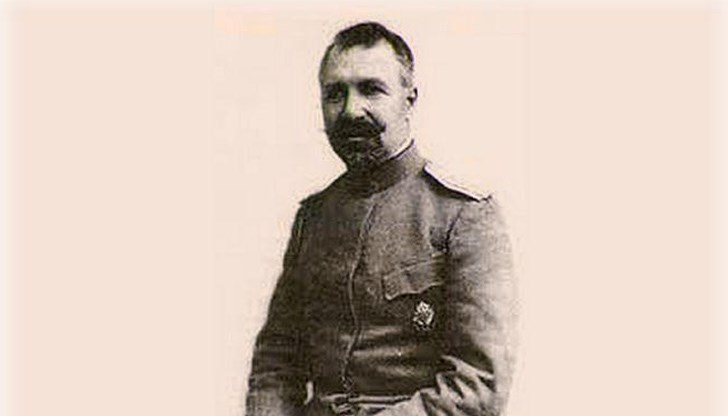 Васил Златаров е първият българин, който лети с балон, с планер и с аероплан Васил Златаров е първият българин, който лети с балон, с планер и с аероплан