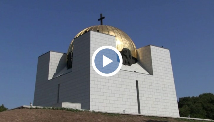 Реконструкцията на Пантеона бе дългоочаквана, тъй като заради лоша хидроизолация при всеки проливен дъжд върху плочите на героите имаше кофи и легени