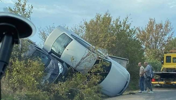 Инцидентът е станал на Ивановския път, между село Божичен  и Русе