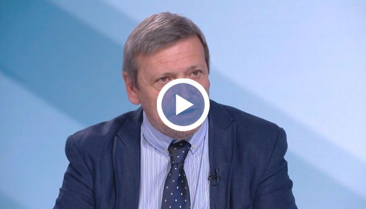 Според експерта трябва да има повече стимули за активната част от населението и особено за заетите в частния сектор