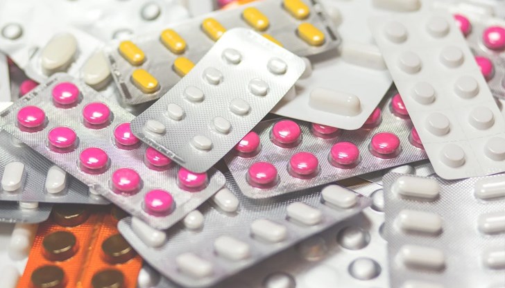 Дори минералната вода и соковете не са безопасни що се отнася до комбинацията им с лекарствени медикаменти