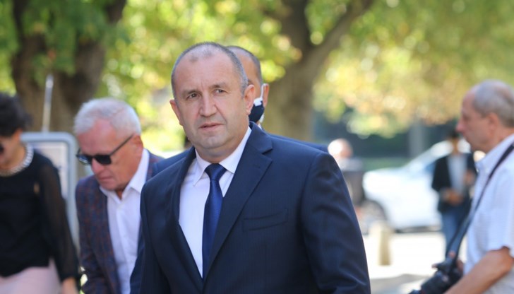 Радев: "Това е целта на режисирания скандал - да се отклонява вниманието. Коментарът ми е, че бюджетът е разоряващ“