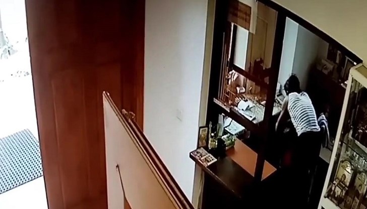 Свещеникът помагал финансово на мъжа, който впоследствие за "благодарност" обрал църквата Свещеникът помагал финансово на мъжа, който впоследствие за "благодарност" обрал църквата