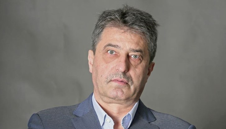 Адвокатът на Цветан Василев Константин Симеонов коментира, че решението е на първа инстанция и може да бъде обжалвано Адвокатът на Цветан Василев Константин Симеонов коментира, че решението е на първа инстанция и може да бъде обжалвано